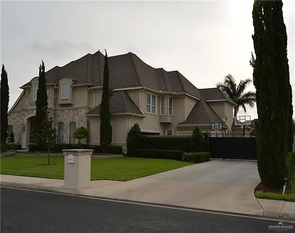 Photo 3 of 2105 Alexandra Drive