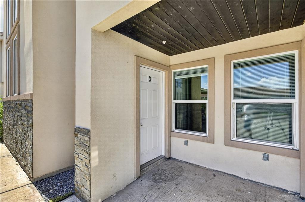 Photo 4 of 627 Danielle Avenue