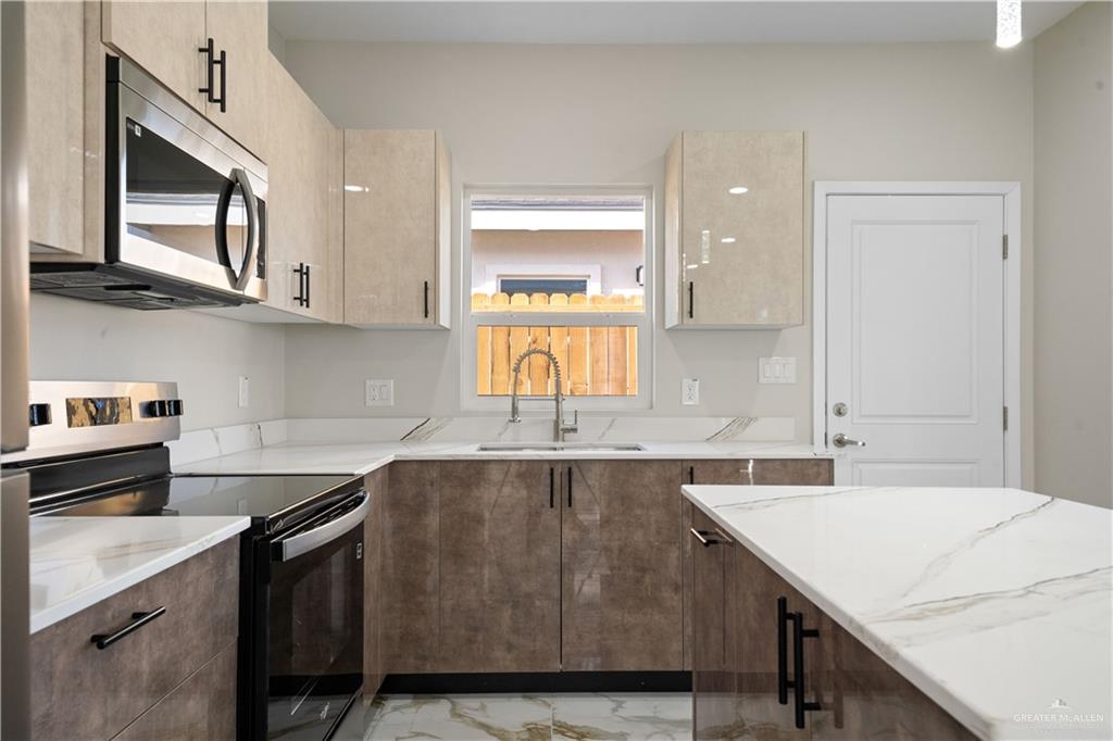 Photo 4 of 409 Onyx Avenue #1