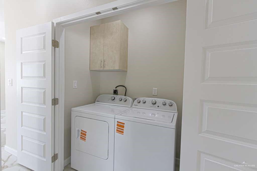 Photo 10 of 405 Emerald Avenue
