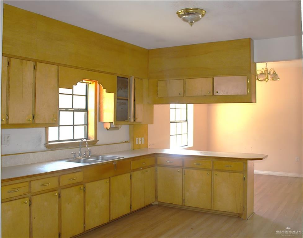 Photo 8 of 502 East Street
