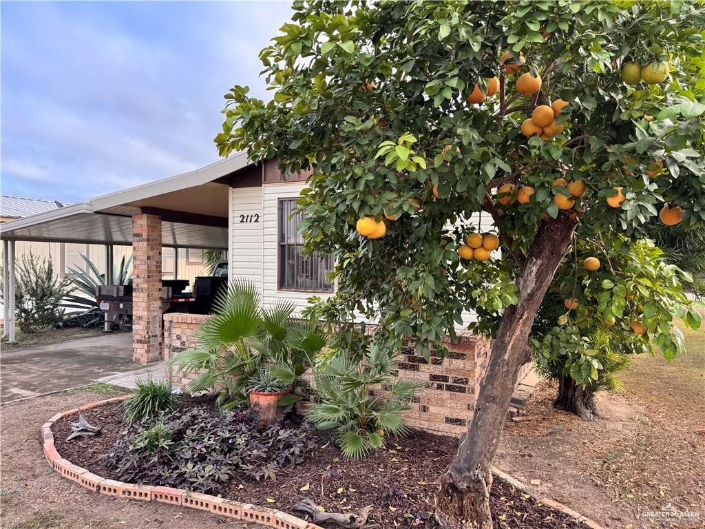 Photo 2 of 2112 Kelly Street