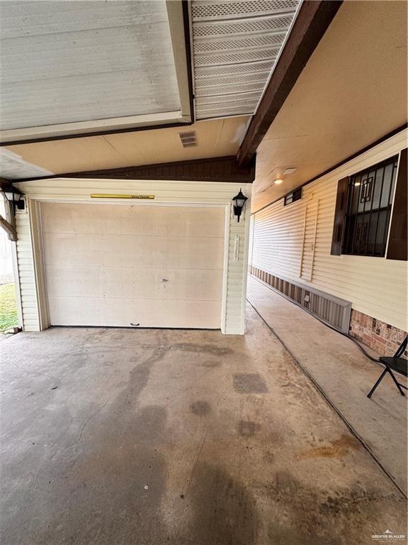 Photo 4 of 2112 Kelly Street