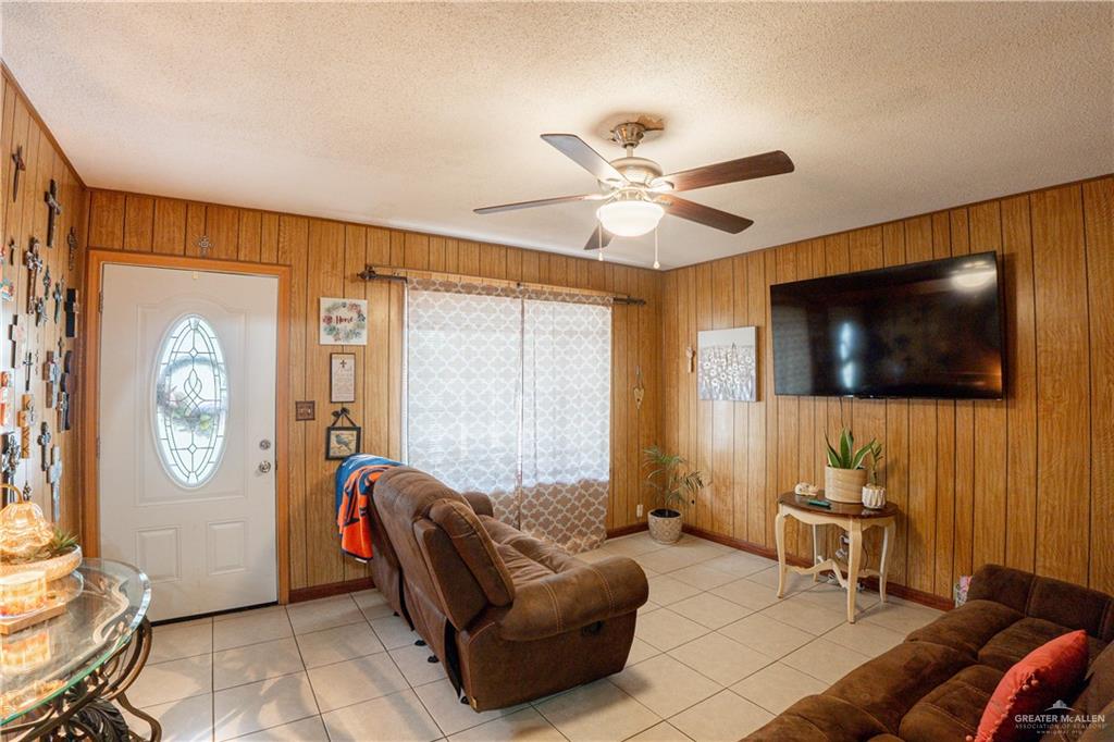 Photo 5 of 425 Reynolds Street