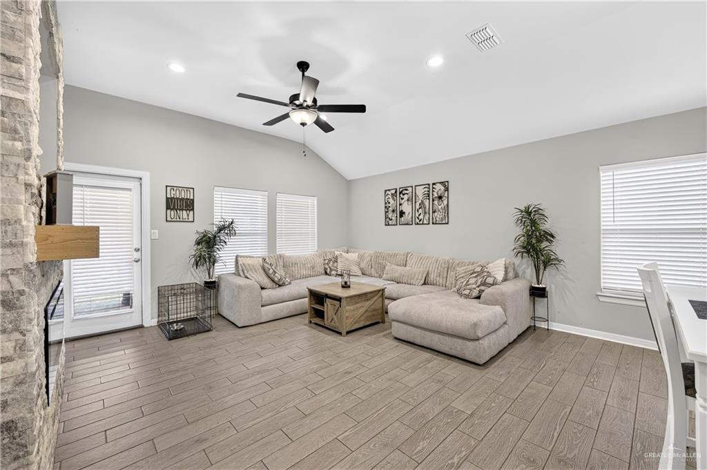Photo 3 of 2608 Day Lily Avenue