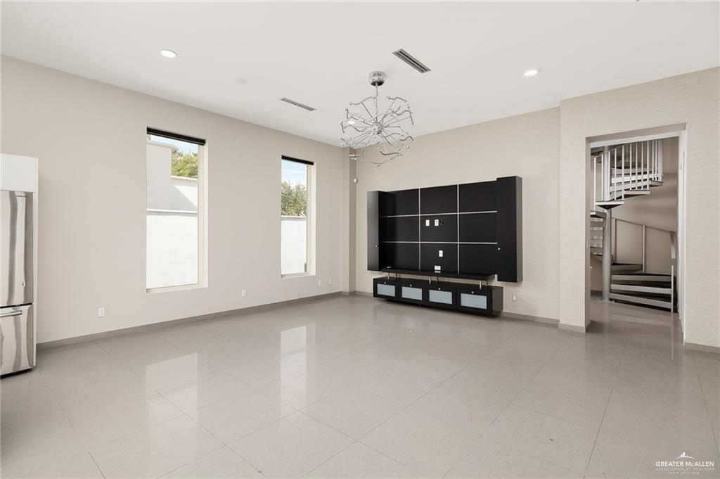 Photo 15 of 4605 Vermont Avenue