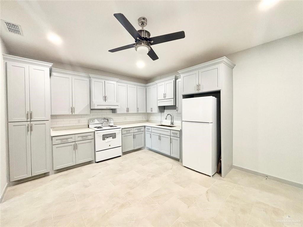Photo 5 of 921 Jay Avenue #3