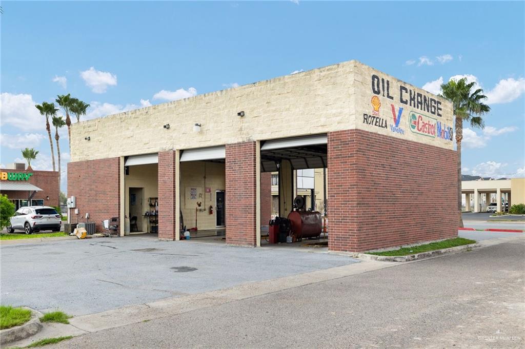 Photo 14 of 704 I Road