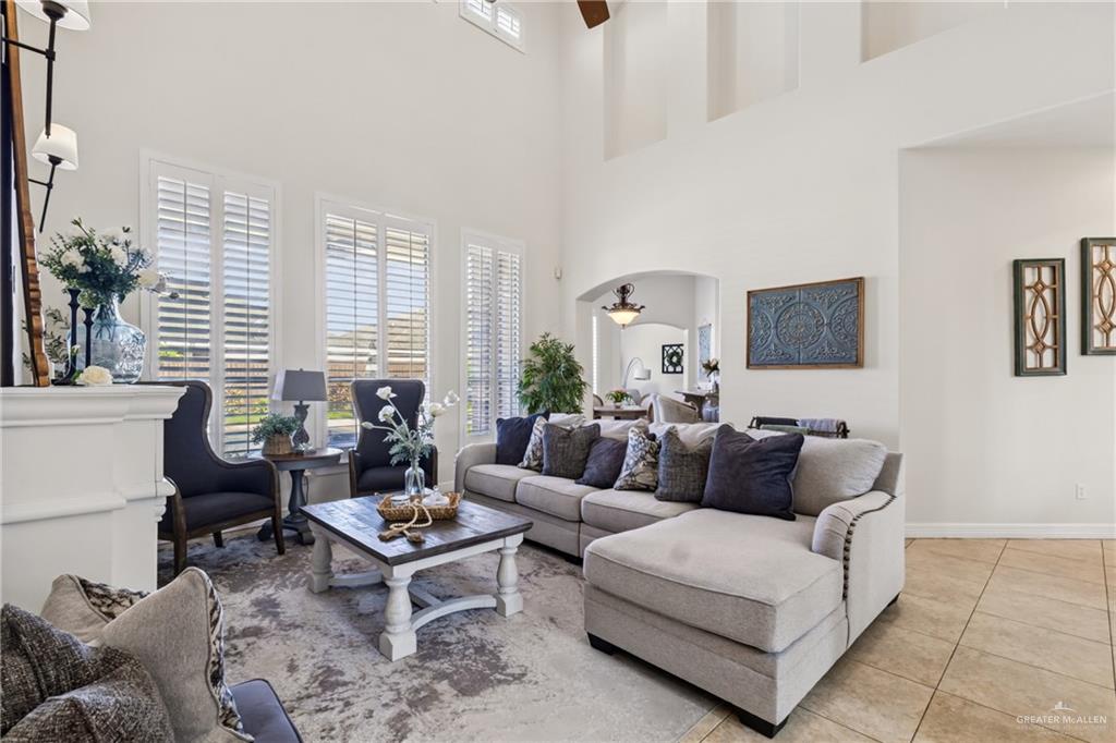 Photo 9 of 629 Sabal Avenue