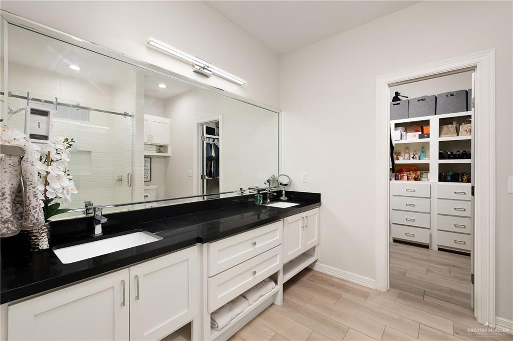 Photo 11 of 407 Imperial Drive