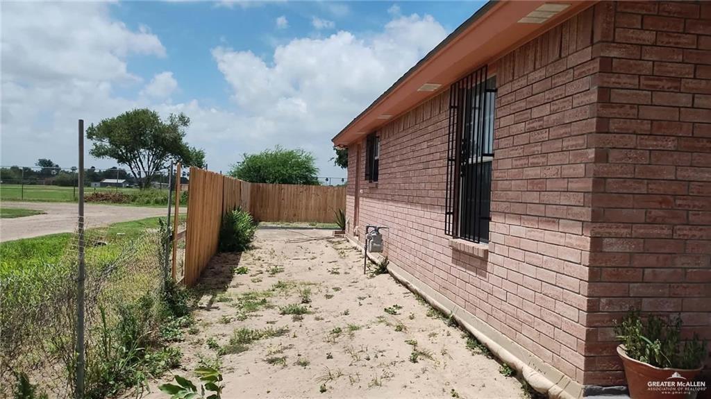 Photo 12 of 1001 Hidalgo Street