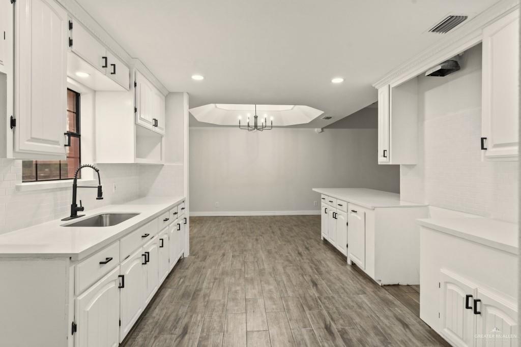 Photo 5 of 413 Los Cerritos Circle