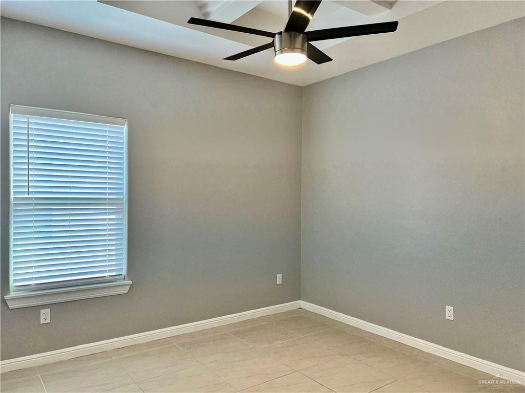 Photo 12 of 406 Newport Avenue #2
