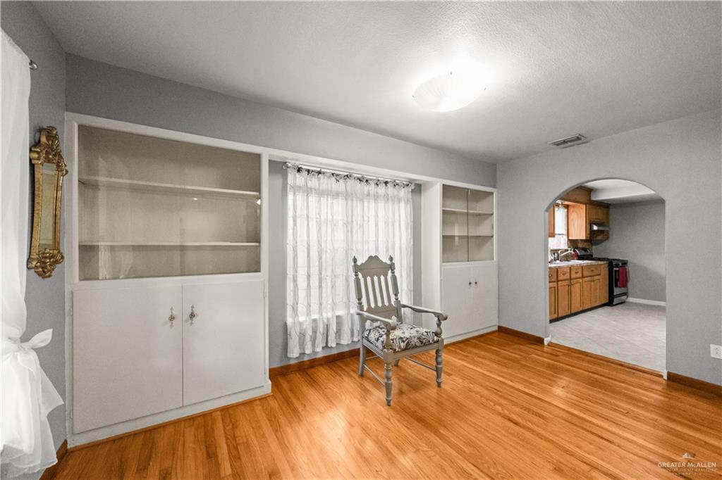Photo 5 of 702 9th Street