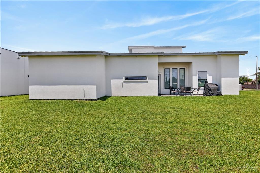 Photo 17 of 1104 Flamingo Avenue