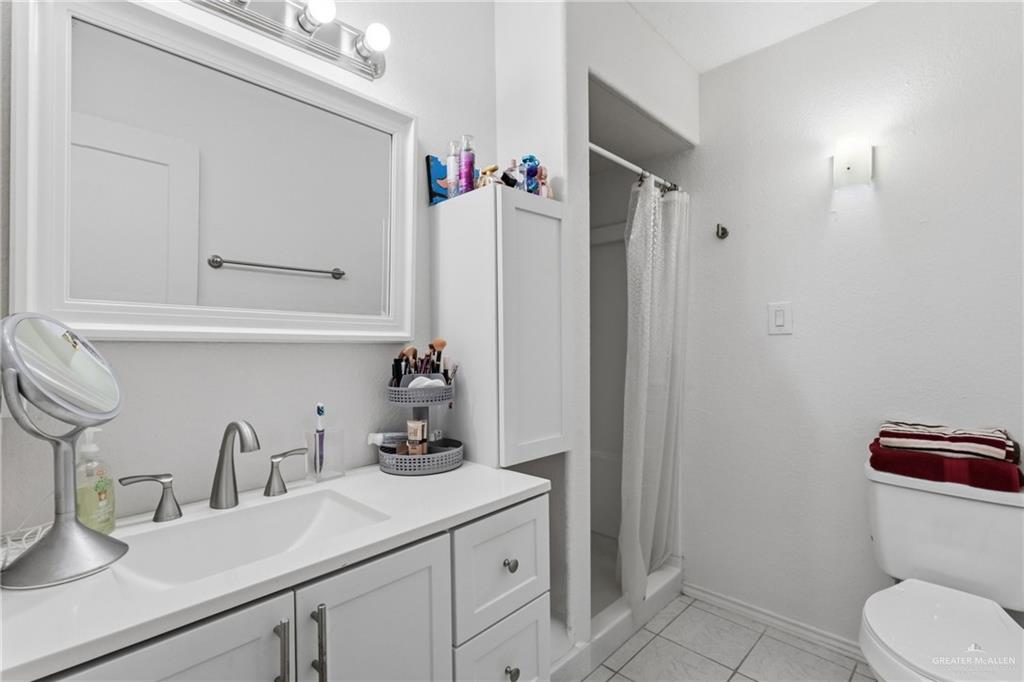 Photo 14 of 608 Iris Avenue
