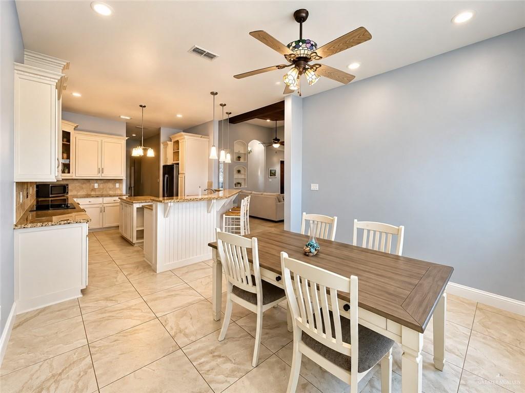 Photo 5 of 3072 Resaca Vista Drive