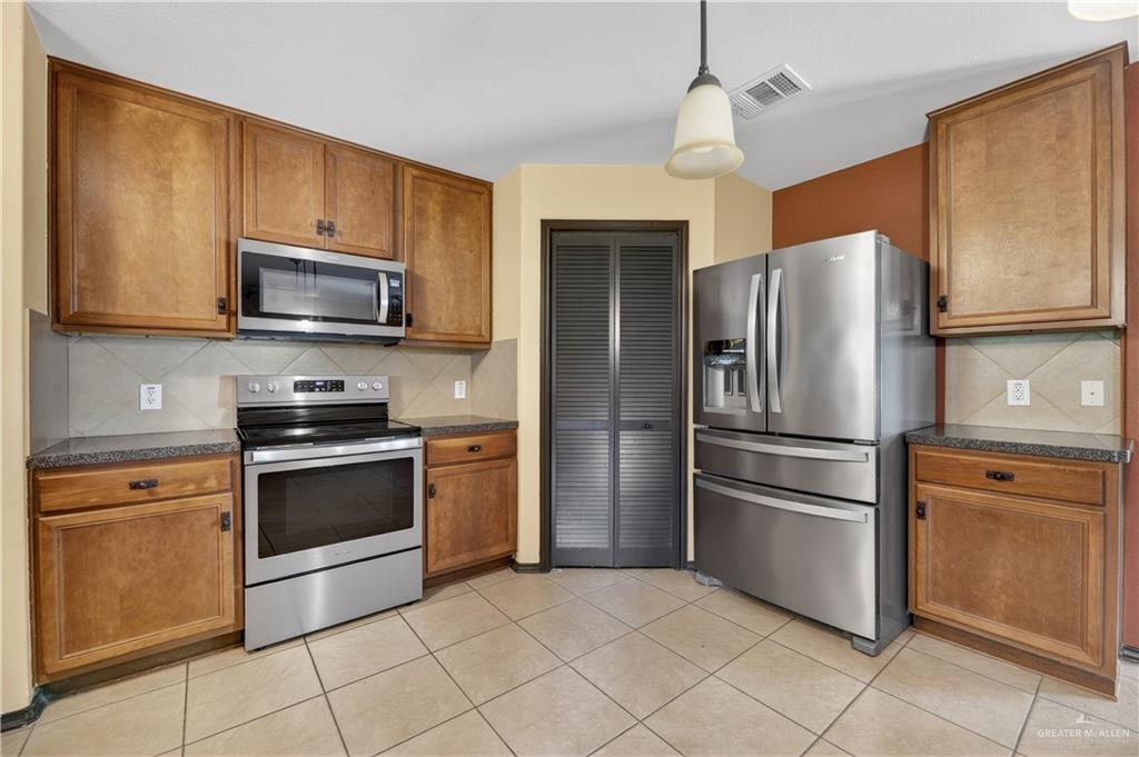 Photo 13 of 606 Barton Drive