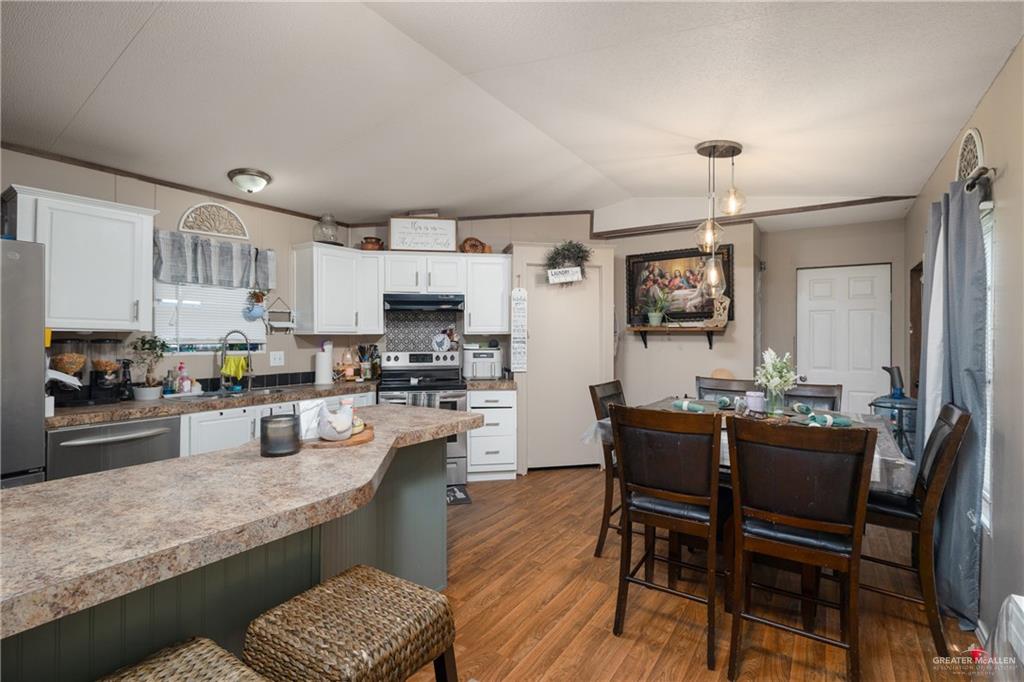 Photo 4 of 1532 Oak Lane