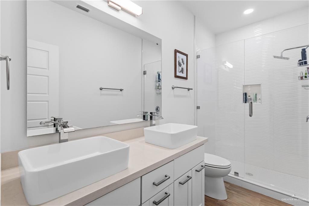 Photo 11 of 3405 Camellia Avenue