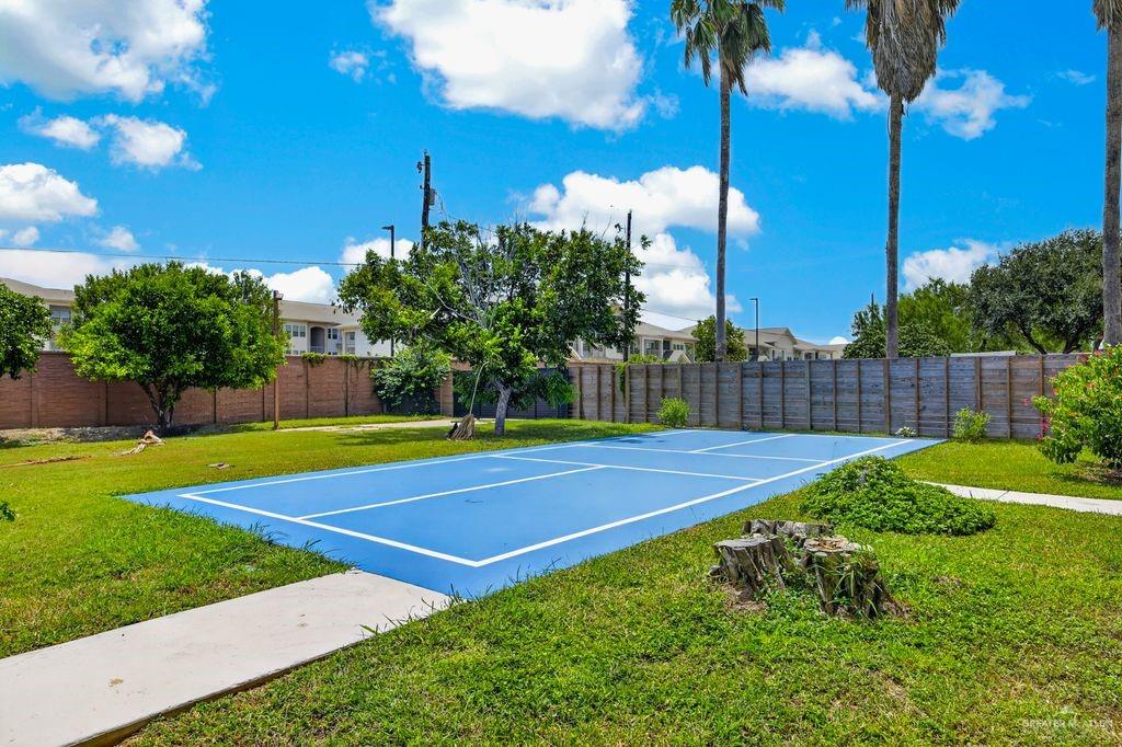 Photo 25 of 1624 Dulcinea Avenue