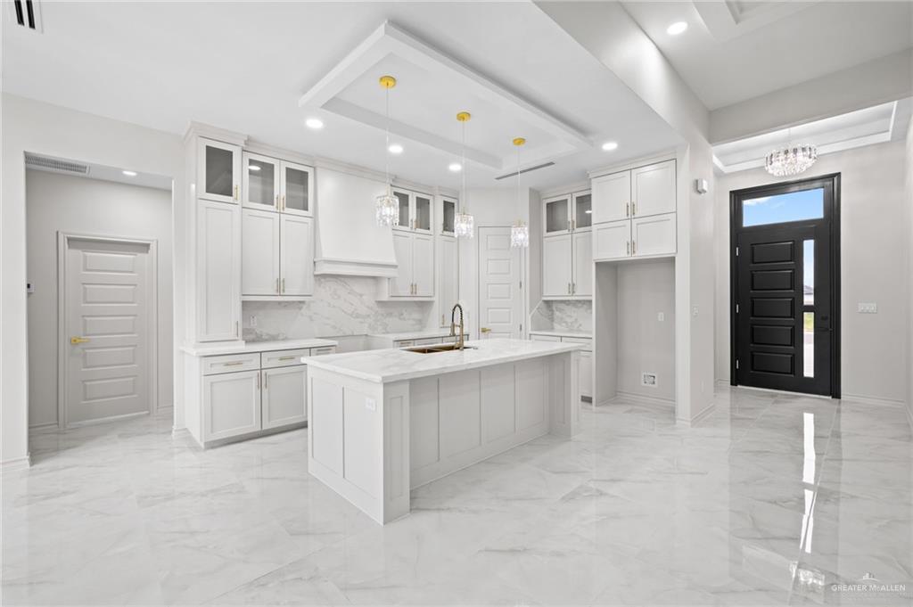 Photo 3 of 1115 Boxwood Avenue