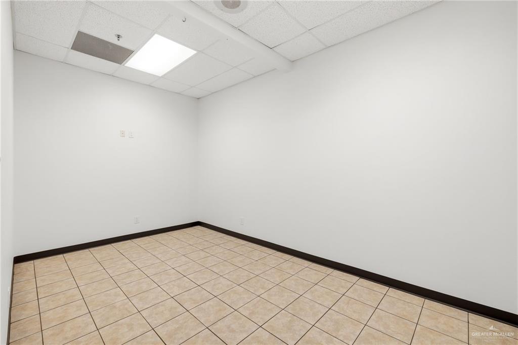 Photo 10 of 1022 Griffin Parkway #104 B