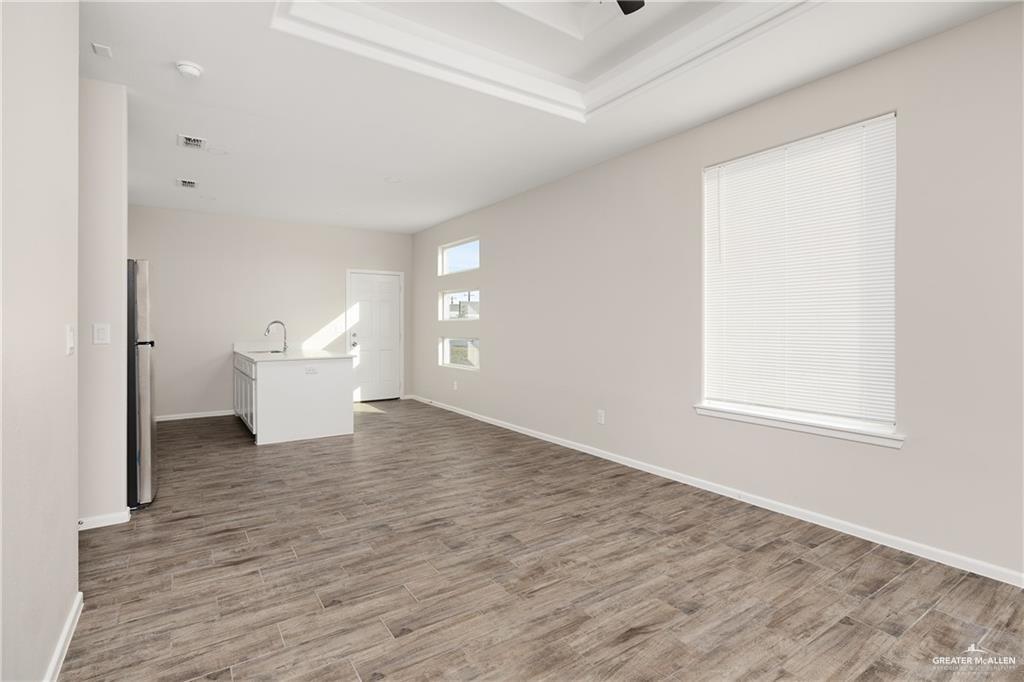 Photo 5 of 3400 Ventura Avenue