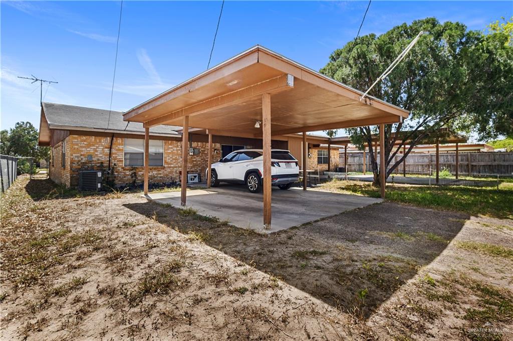 Photo 3 of 513 Upas Avenue
