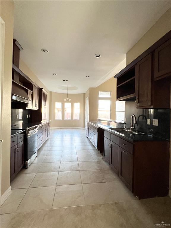 Photo 10 of 304 Mockingbird Avenue