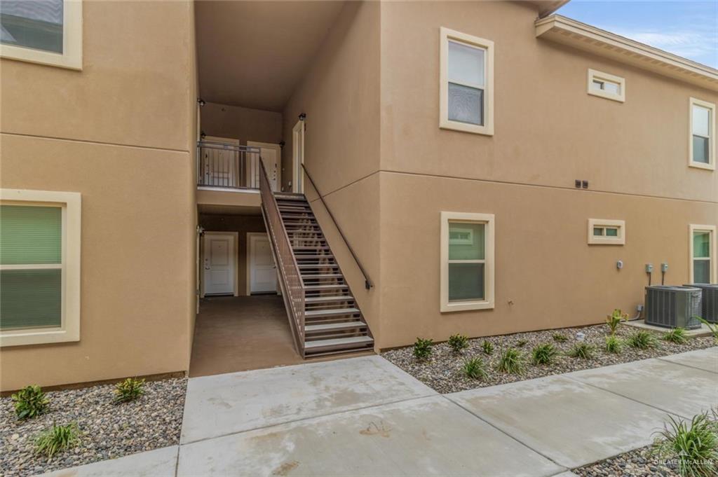 Photo 2 of 900 Redbud Avenue #15a4