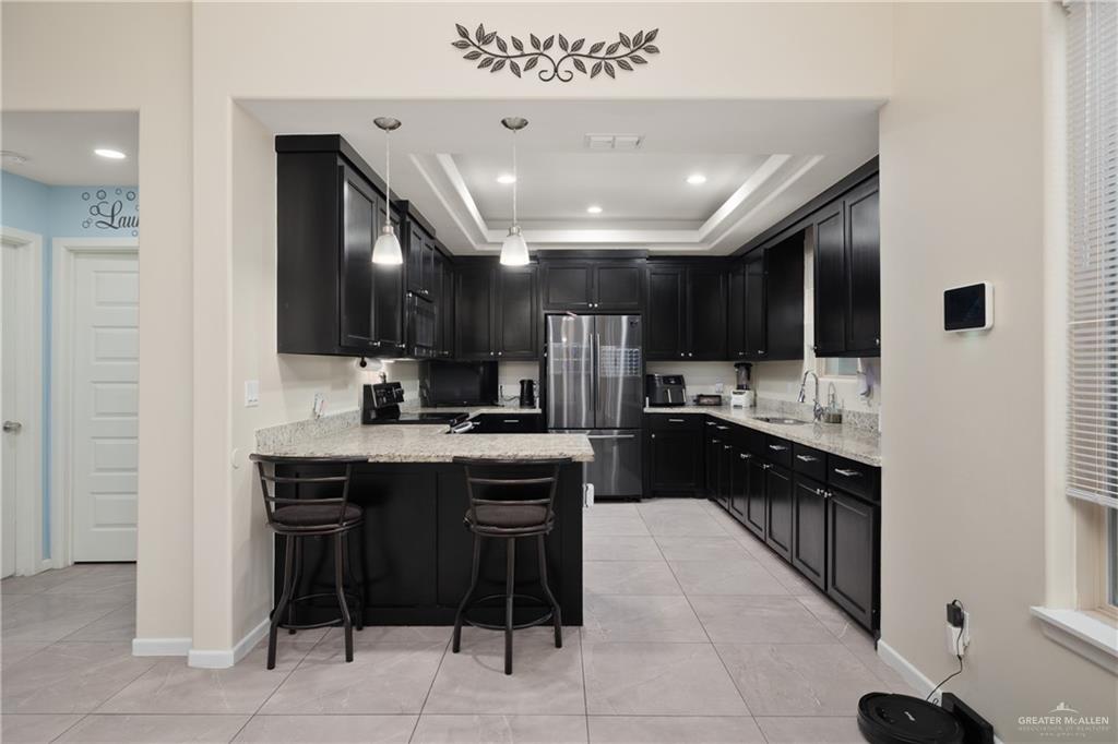 Photo 3 of 1407 Combes Avenue