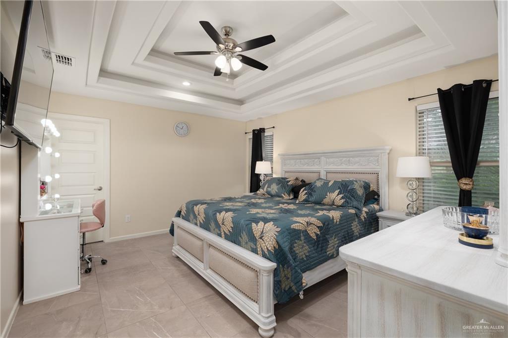 Photo 7 of 1407 Combes Avenue