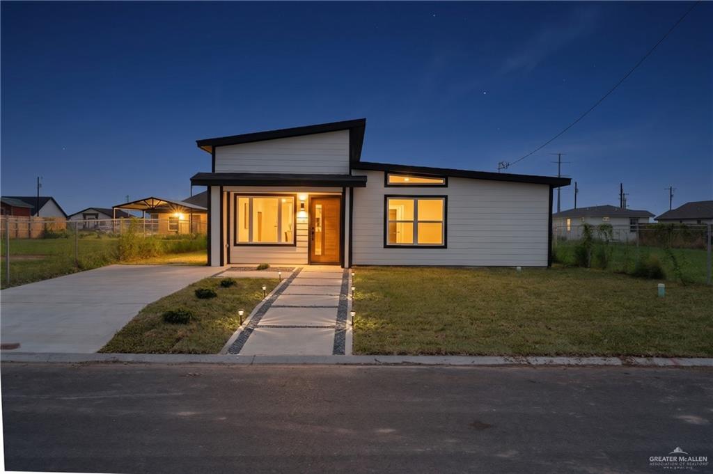 Photo 1 of 214 Jubiloso Avenue, Donna