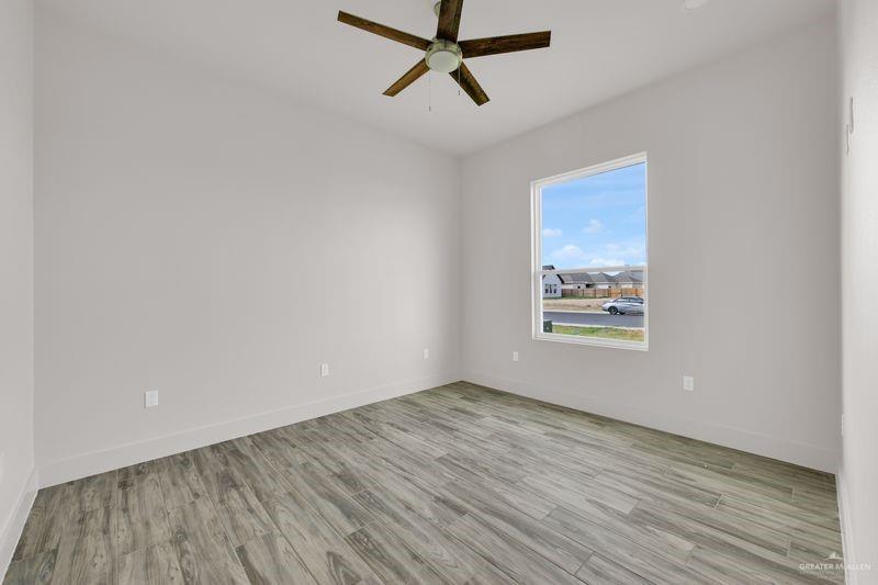 Photo 13 of 2305 Trinity Avenue
