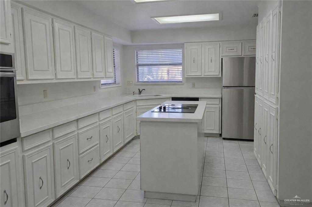 Photo 13 of 5102 Palm Valley Drive