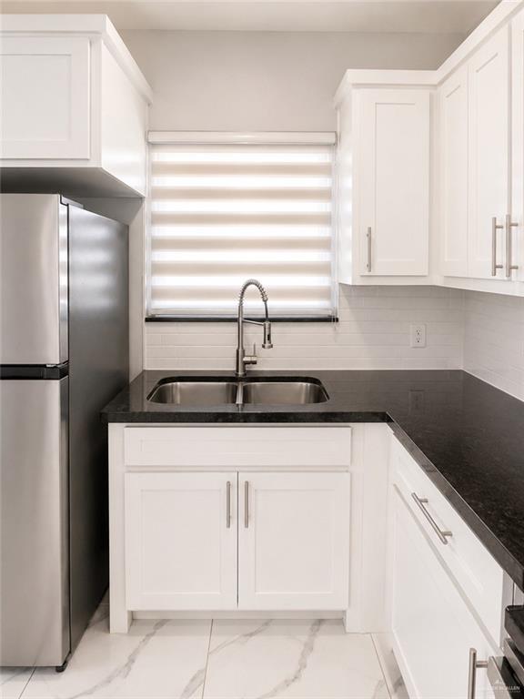 Photo 10 of 5900 Northwestern Avenue #1