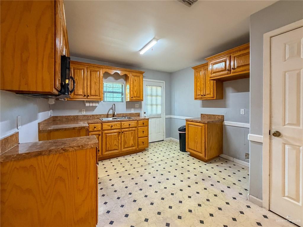 Photo 18 of 612 Santa Anna Street