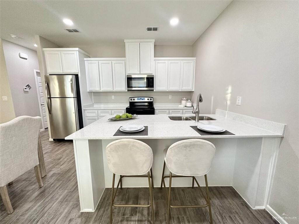 Photo 5 of 3408 Ventura Avenue #3