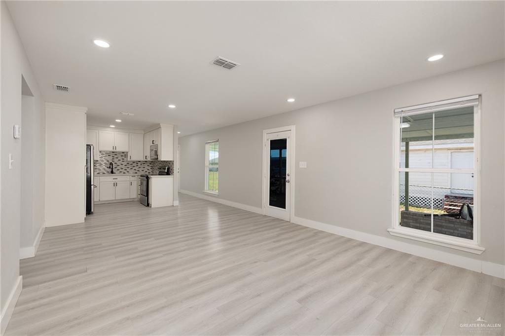 Photo 5 of 1706 La Marina Drive