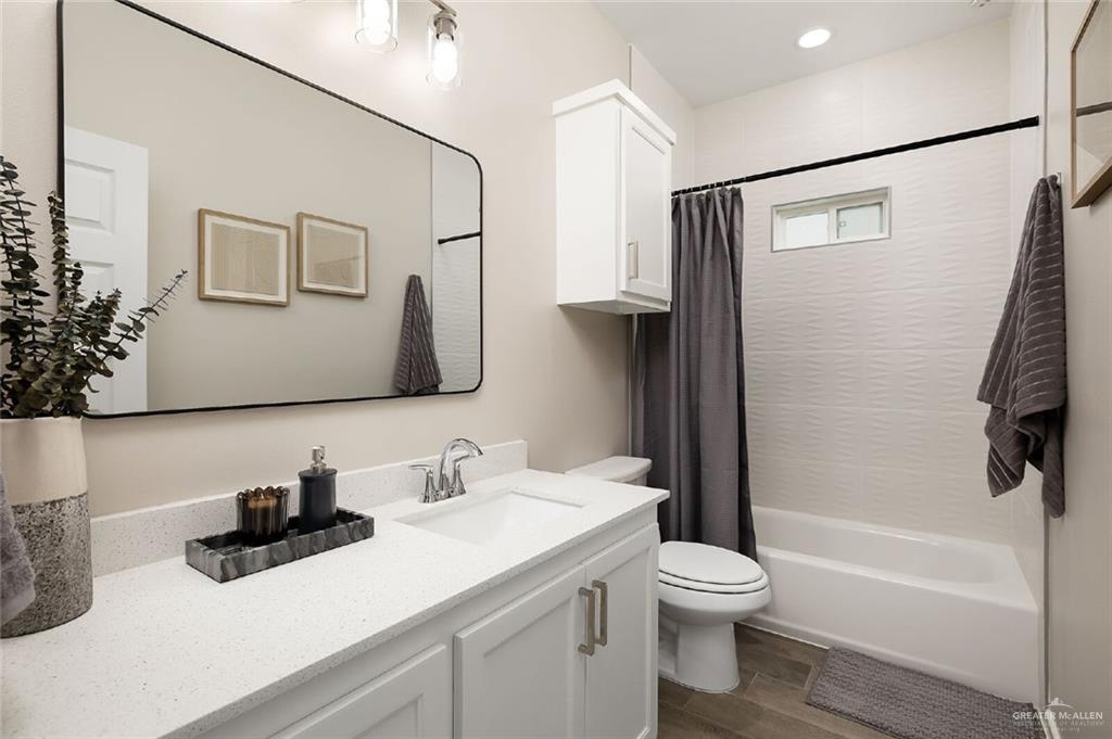 Photo 17 of 2809 Harrison Avenue #1