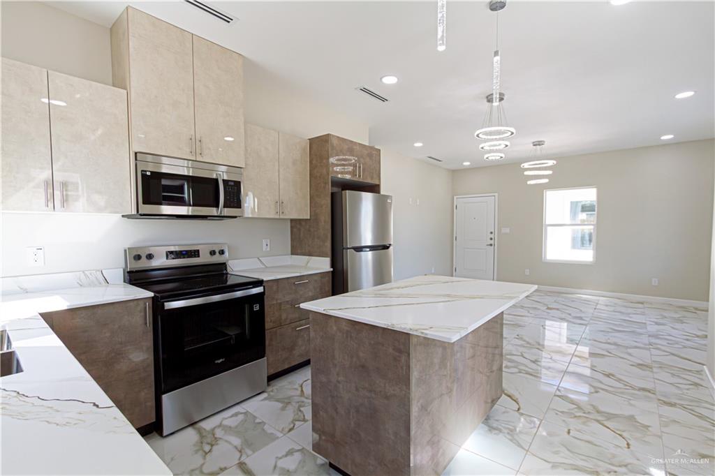 Photo 5 of 600 Emerald Avenue #2