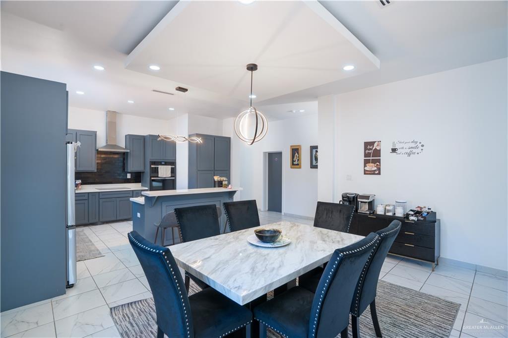 Photo 4 of 502 La Quinta Drive