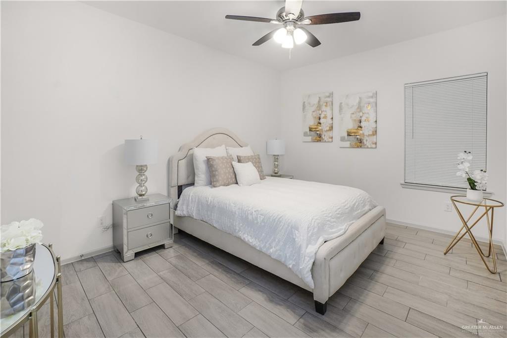 Photo 16 of 1501 Shavano Drive #3