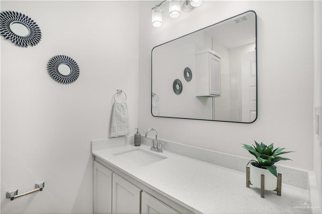 Photo 20 of 1501 Shavano Drive #3