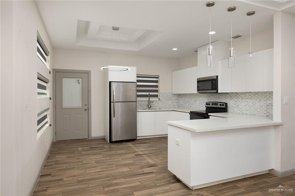 Photo 4 of 1603 Angelina Drive #1