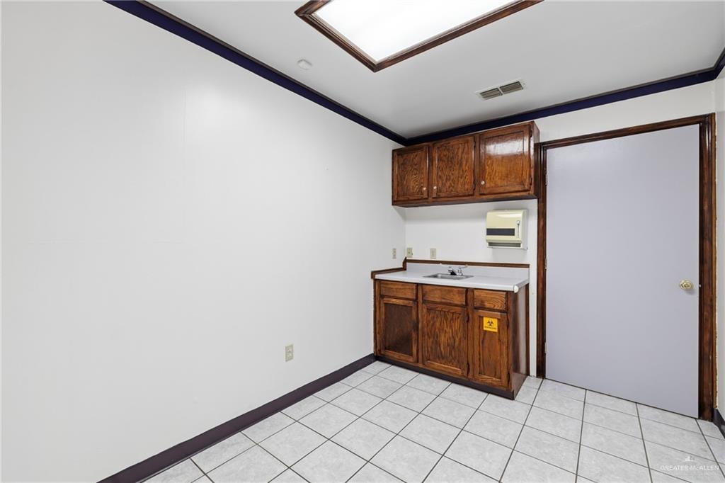Photo 16 of 1649 Sam Houston Drive