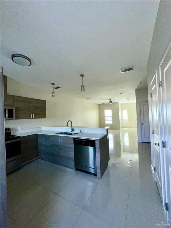 Photo 2 of 410 Newport Avenue #3