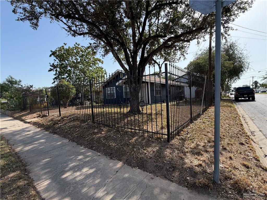Photo 3 of 821 15th Street