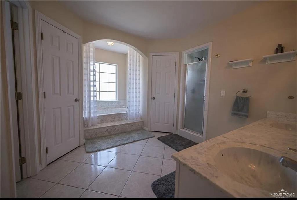 Photo 14 of 2600 Rhett Drive